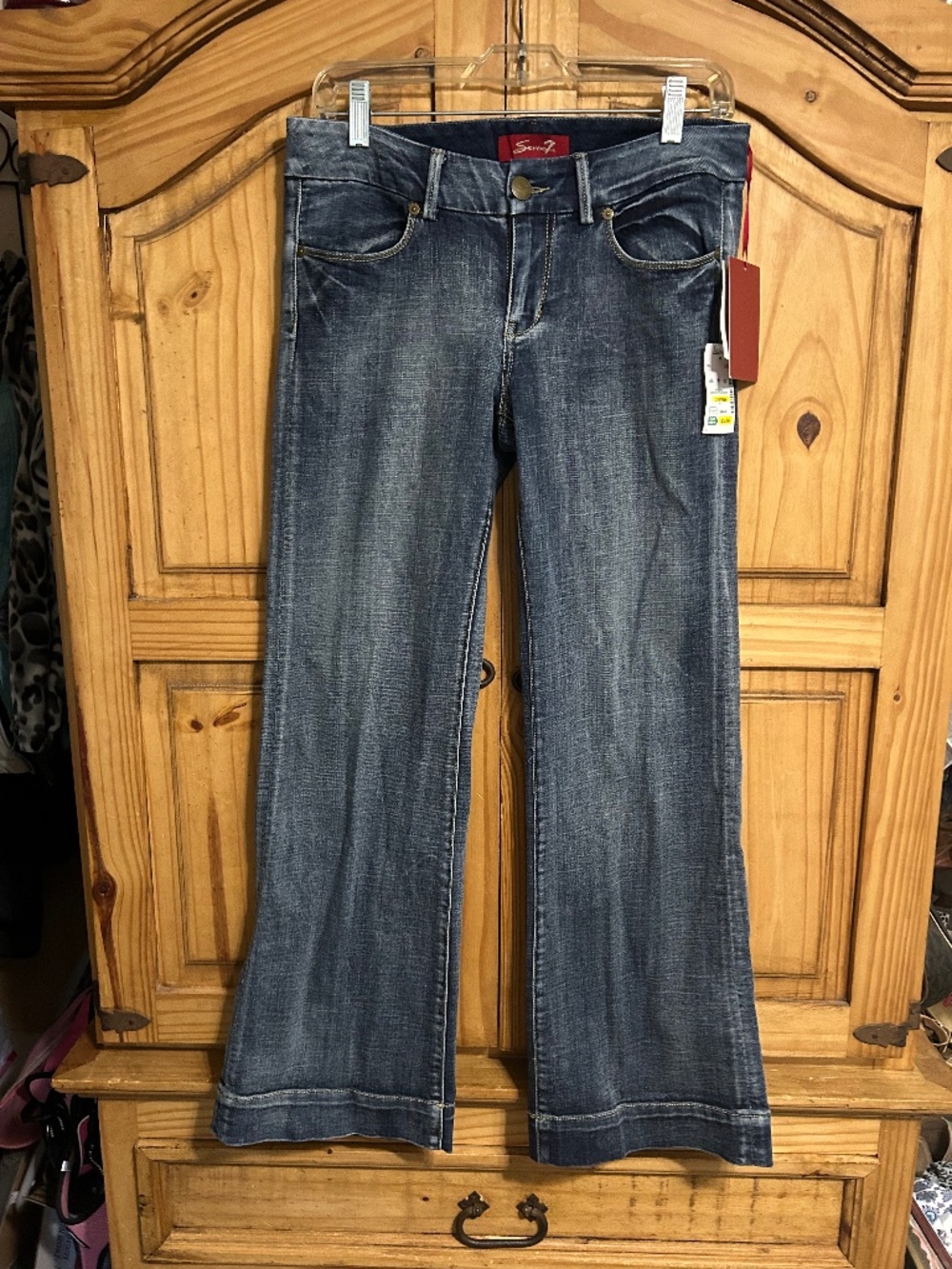 NWT-Seven Jeans for Women with Rhinestone and Brads on back Pockets